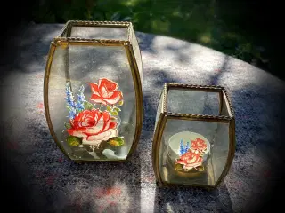 * Romantiske fyrfadsstager med smukke blomstermoti