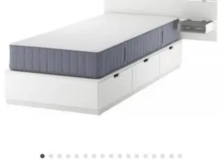 En flot seng til salg