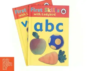 2 Bøger: ABC & VERBS af LADYBIRD BOOKS, Lesley Clark (Bog)