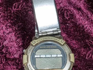 Armbåndsur - Casio Illuminator W-92H med rem.