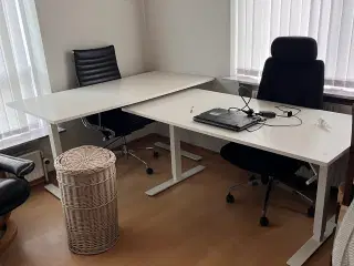 Skrivebord 