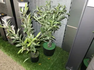 3 stk. kunstige planter i krukke