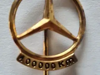 Mercedes-Benz Pin guld
