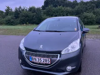 Peugeot 208 1,2 Vti 82 Hk 5-d, benzin Model 2012