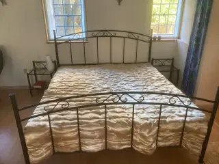 Sengestel til boxmadrasser