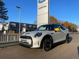 MINI Cooper SE  Essential