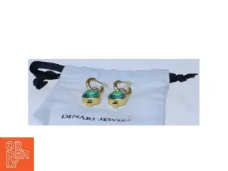 Øreringe med grøn sten fra Dinari Jewels (str. 3,5 cm)