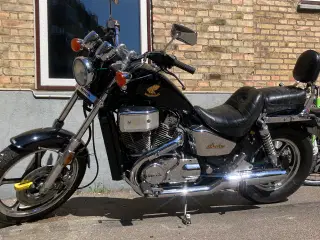 Honda VT700 