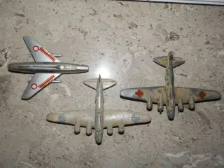 Tre Tekno Danmark fly, B17 og Subre Sabre F100