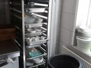Stikvogn uden indhold