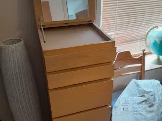 Ikea kommode med indbygget spejl