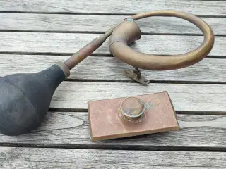 2 gamle messing genstande