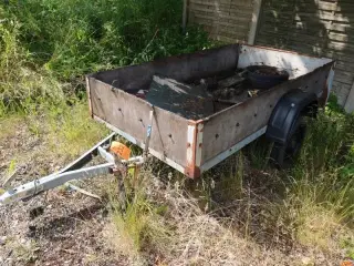 TRAILER, VA 502.