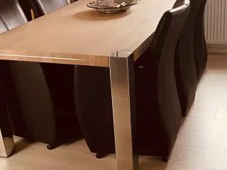 Spisebord + 8 stole