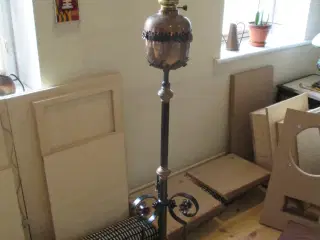 Petroleumslampe  antik standerlampe + loftlampe