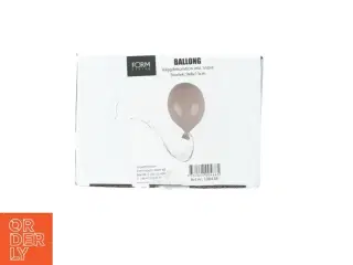 Rosa Ballon porcelæn vægdekoration fra Form Living (str. 9 x 8 x 13 cm)