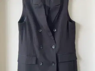 Tippy suit vest