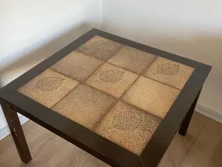 Hjørnebord med kakler