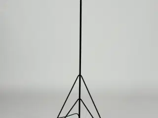 &tradition Tripod HM8 Lampe – Sort H 134 cm