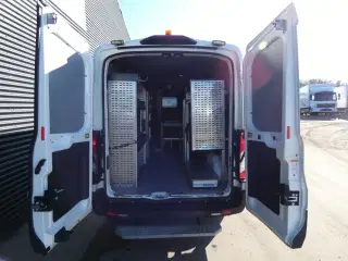 Ford Transit 350 L2H2 2,0 TDCi Trend VÆRKSTEDBIL 130HK Van Man.