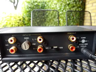 NAD Phono Pre amp pp 2