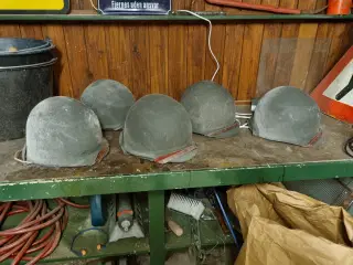 Ægte militær stål hjelme