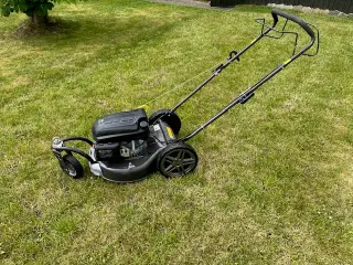 Plæneklipper sælges 2 år gammel