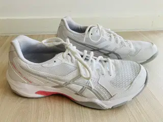 Asics indendørs sportssko str. 41,5