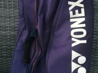 YONEX BADMINTON TASKE MED 3 STORE RUM