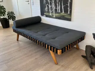 Flot grå daybed