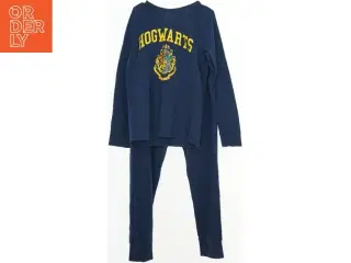 Hogwarts pyjamas sæt fra H&M (str. 146)