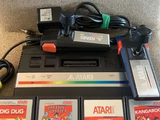 Atari 2600 jr med 4 spil