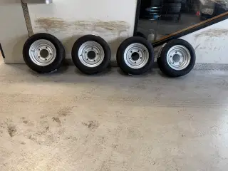 4 komplette trailer hjul