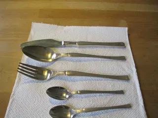 Anja sølvplet bestik kniv, gaffel, ske+2 teskeer