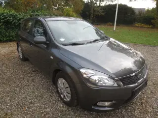 Kia Ceed 1.4 i År 2010 Synet 8/23