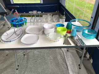 Camping, diverse køkken udstyr. 