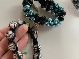 Nye knyttede armbånd
