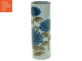 Porcelænsvase med blå krysantemum blomstermotiv (str. 16 x, 6 cm)