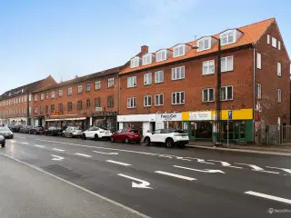 Det gamle apotekudsalg på Valby Langgade 195 udlejes