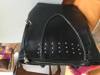 Håndtaske i sort skind lækker kvalitet