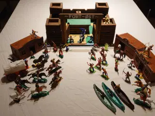Fort Øst med 3 Lone Star bygninger og 40 dele.