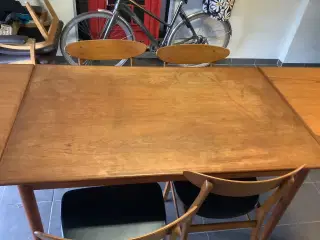 Spisebord med hollandsk udtræk
