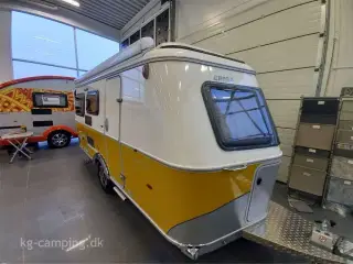 2024 - Eriba Touring 530 Urban   Populær vogn i ny smart farve Nugget Gold. Spækket med ekstraudstyr!