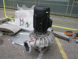 Stor centrifugalpumpe