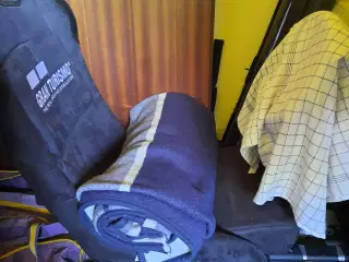 logitech g29 / gran turismo playerseat