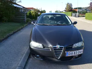   Alfa 156 2,0 JTS. Berlina 2004. 
