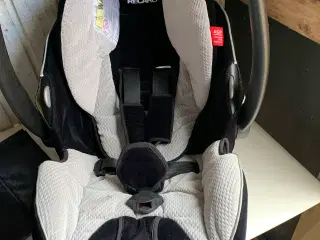 Baby. Autostol