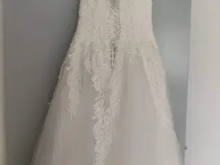 Smuk unik brudekjole fra udlandet str.38 