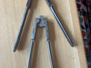 2 oldgamle nøddeknækkere