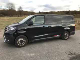Toyota Proace 177 hk sort/lang